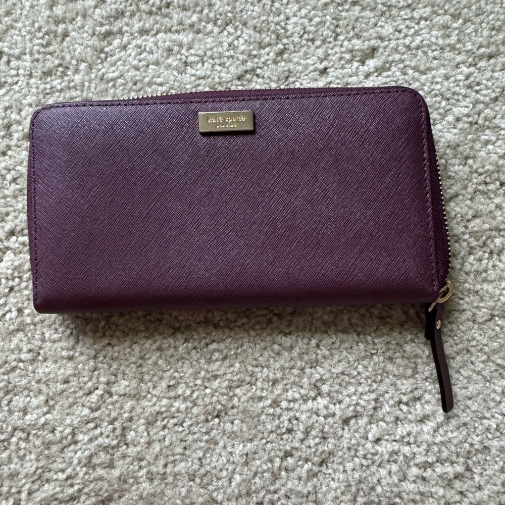 NWOT Kate Spade Laurel Way Zip Around Wallet